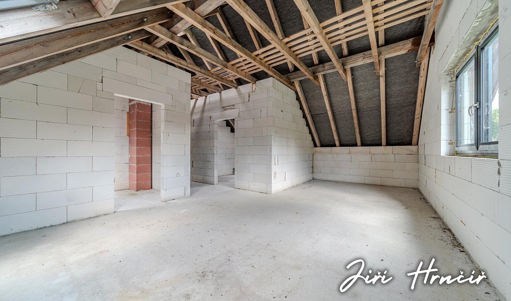 Prodej domu 313 m² s pozemkem 1 052 m², Nové Mitrovice – náhled fotky 20