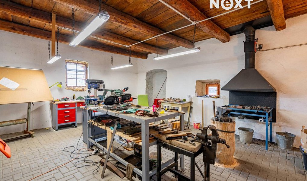 Prodej domu 560 m² s pozemkem 3 596 m², Chrášťany – náhled fotky 20