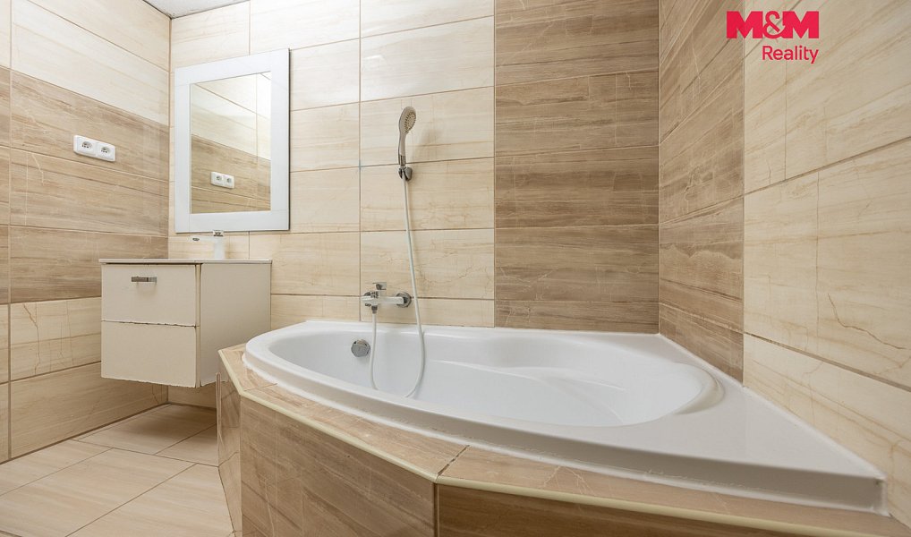 Prodej bytu 3+kk 70 m², Chomutov – náhled fotky 3