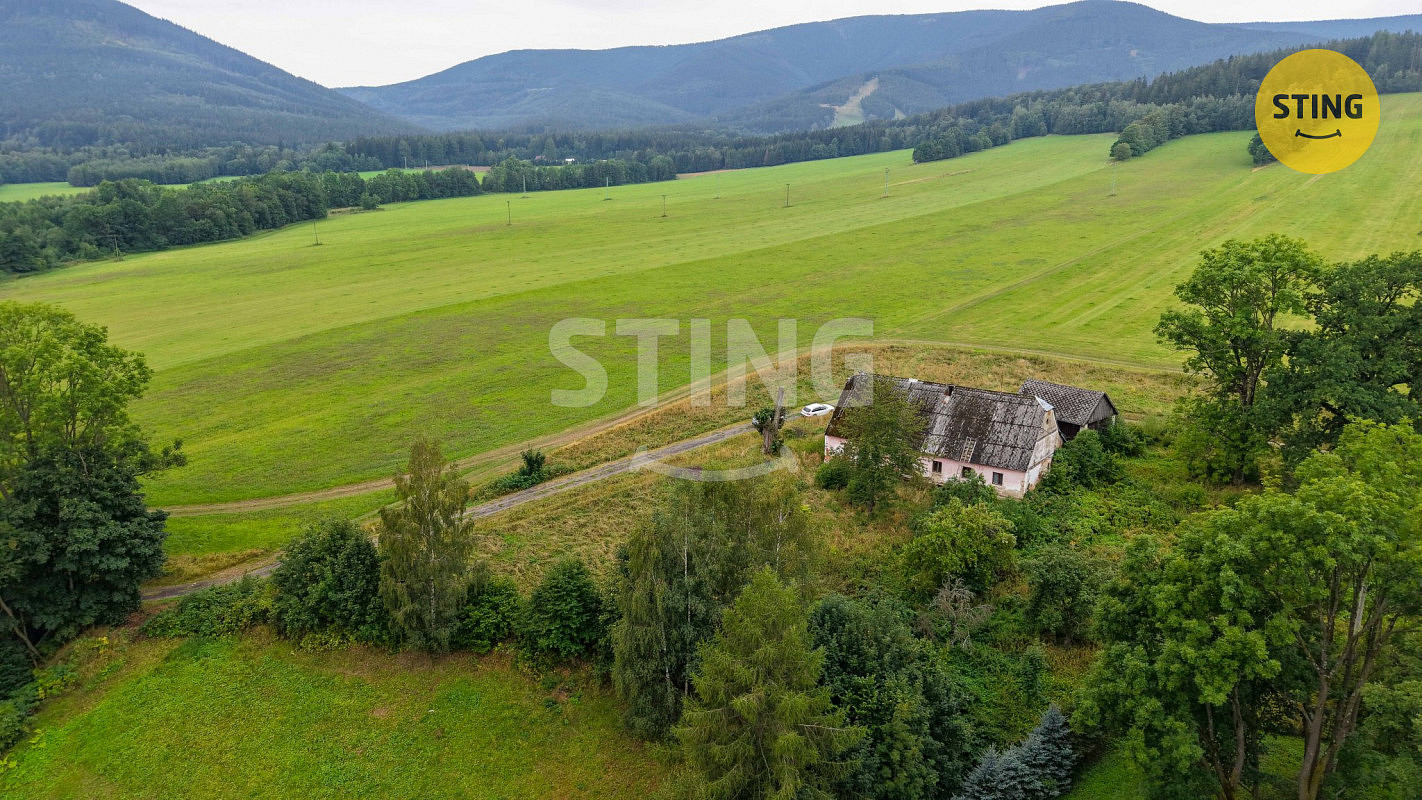 Prodej stavebního pozemku 1 046 m² – fotografie 4