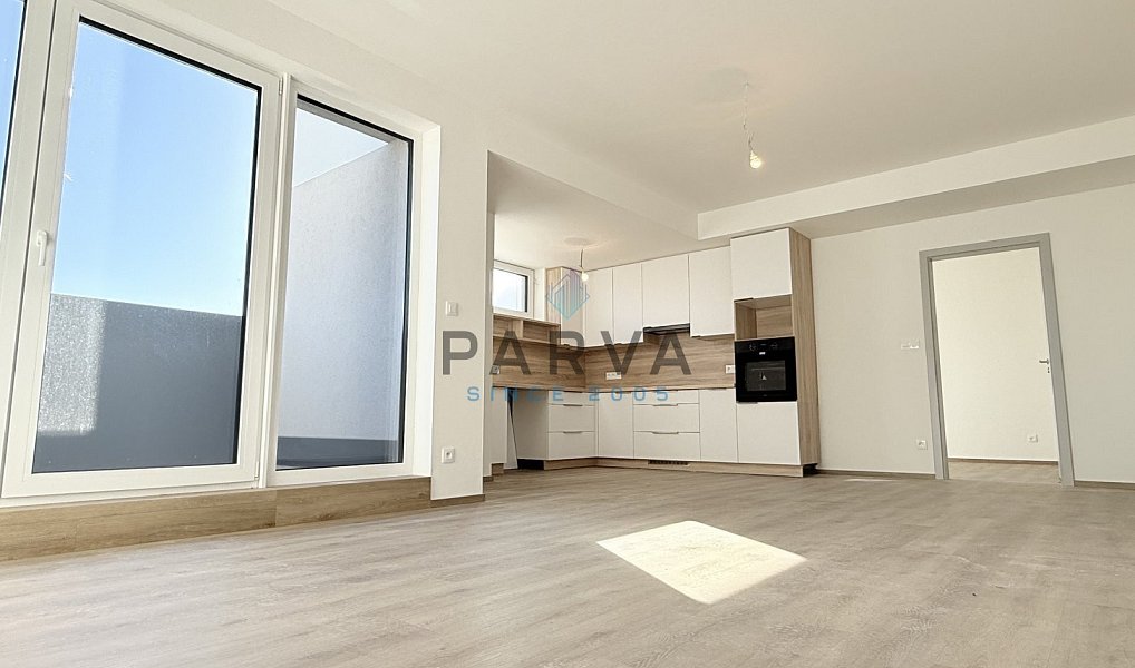 Pronájem bytu 3+kk 86 m², Dobřany – náhled fotky 2