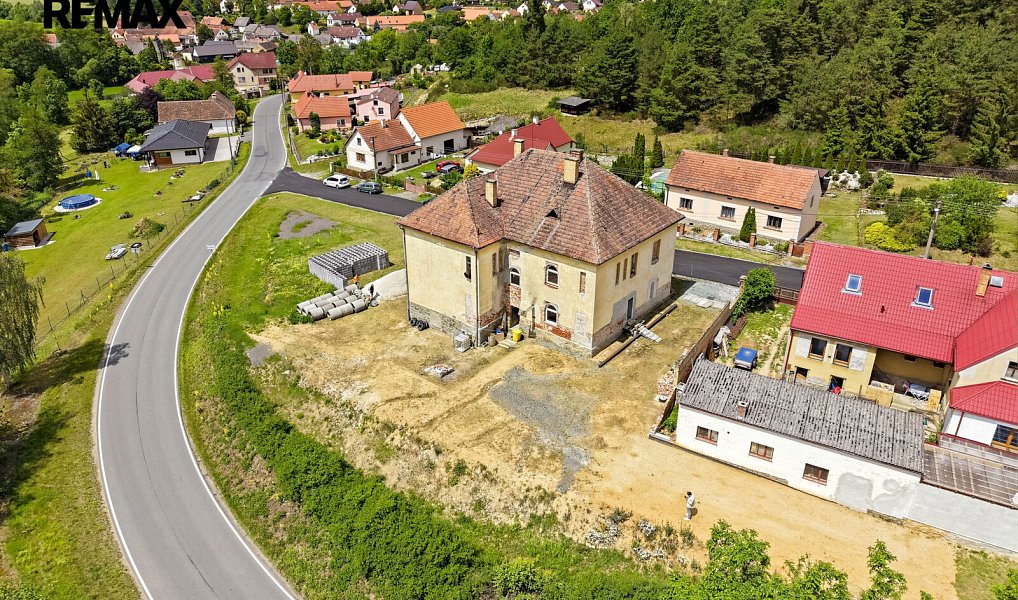 Prodej domu 735 m² s pozemkem 3 134 m², Zemětice – náhled fotky 10