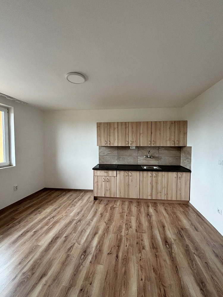Pronájem bytu 2+kk 40 m² – fotografie 2