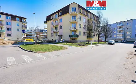 Prodej bytu 1+kk 25 m², Olomouc - Slavonín