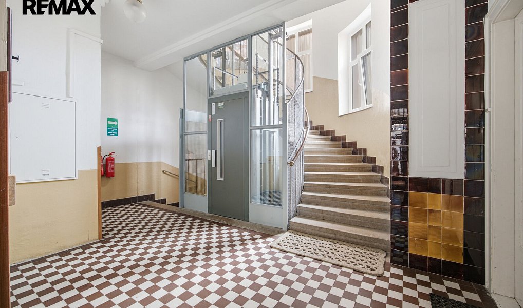 Prodej bytu 1+1 59 m², Praha – náhled fotky 15