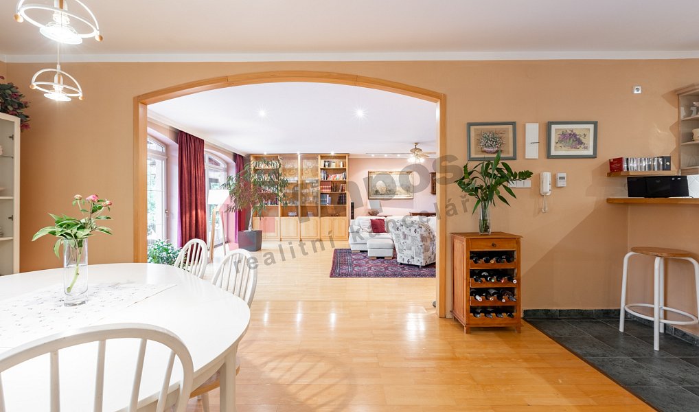 Prodej domu 386 m² s pozemkem 2 480 m², Hvězdonice – náhled fotky 5