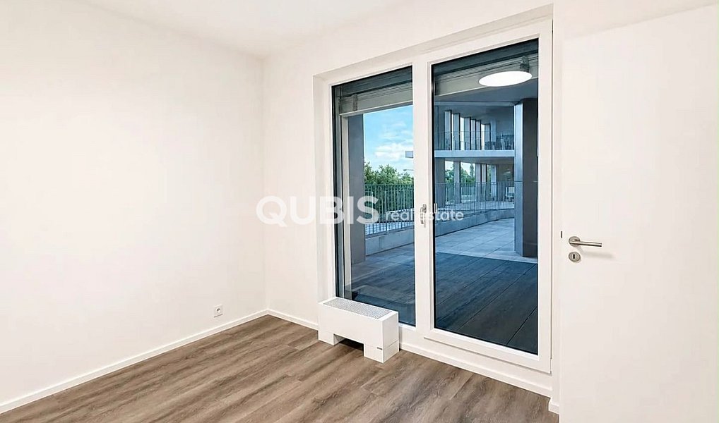 Pronájem bytu 2+kk 135 m², Praha – náhled fotky 4