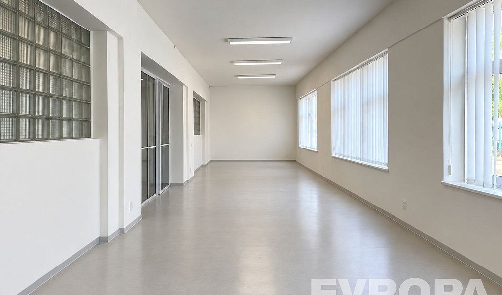 Pronájem skladovacích prostor 502 m², Kolín – náhled fotky 12