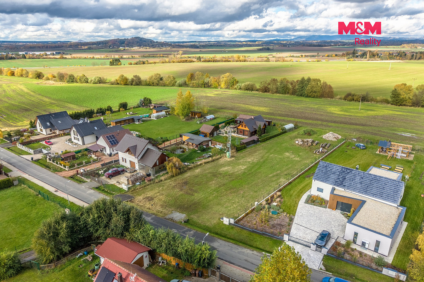 Prodej stavebního pozemku 1 000 m² – fotografie 2