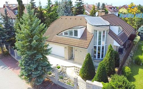 Pronájem domu 427 m² s pozemkem 826 m², U zahrádek, Praha 10 - Benice