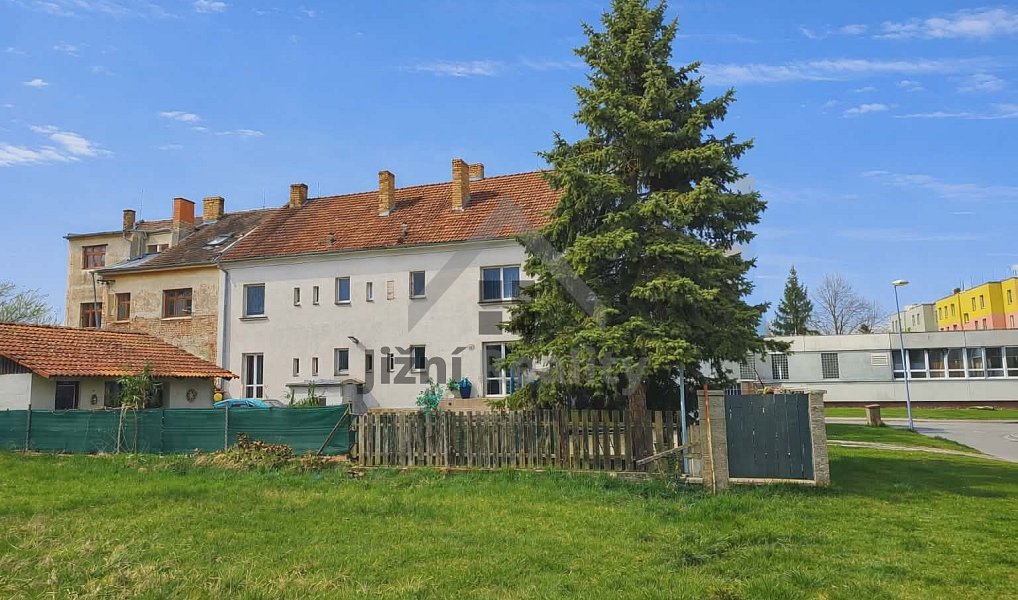 Prodej domu 450 m² s pozemkem 648 m², České Velenice – náhled fotky 2