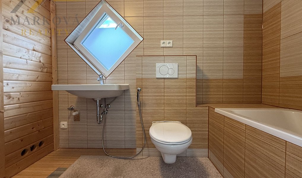Prodej domu 219 m² s pozemkem 4 179 m², Bujanov – náhled fotky 16