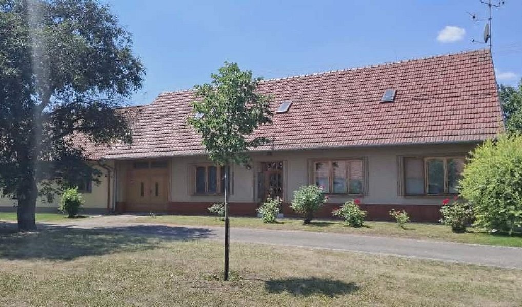 Prodej domu 350 m² s pozemkem 1 963 m², Ivaň – náhled fotky 2