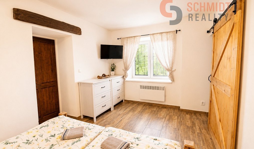 Prodej ubytovacího objektu 323 m², Bavory – náhled fotky 22