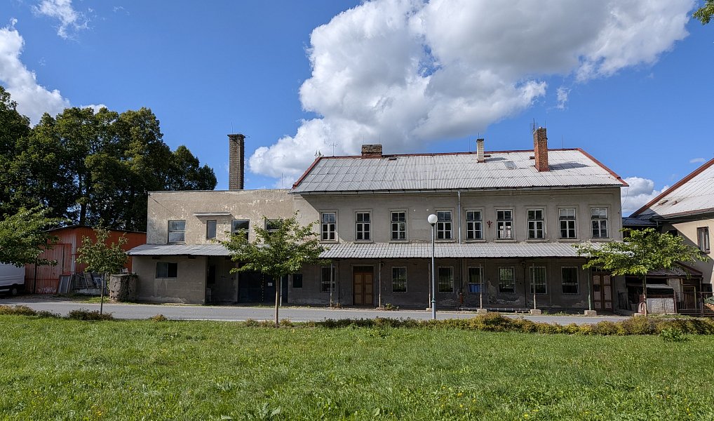 Prodej výrobních prostor 1 100 m², Králíky – náhled fotky 2
