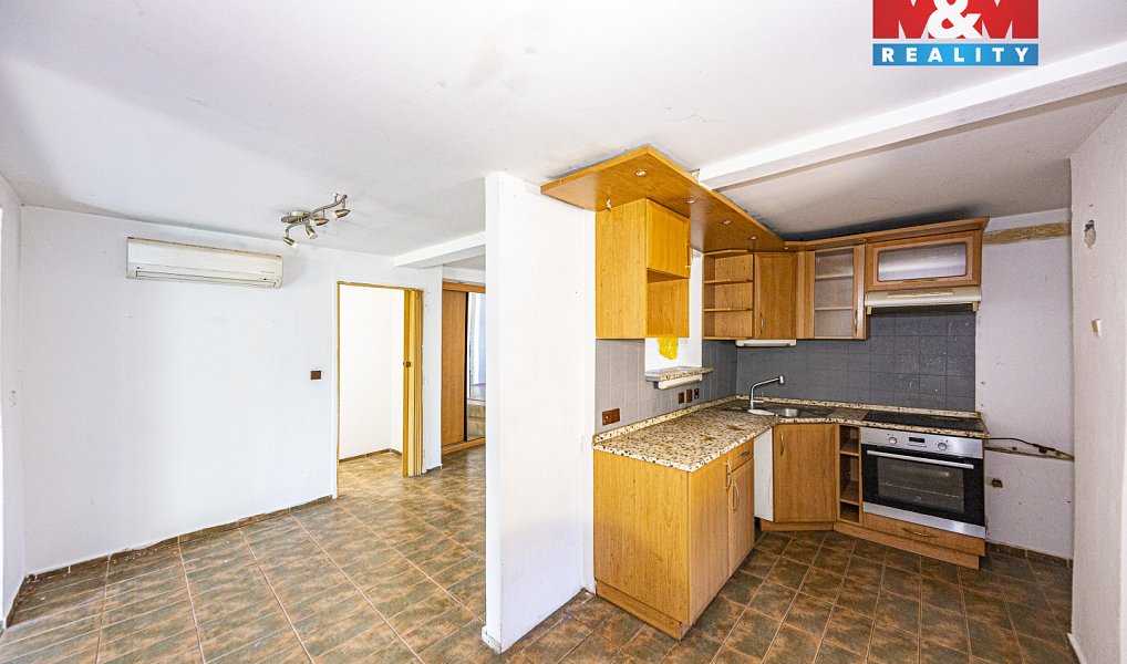 Prodej domu 170 m² s pozemkem 1 774 m², Lošany – náhled fotky 4