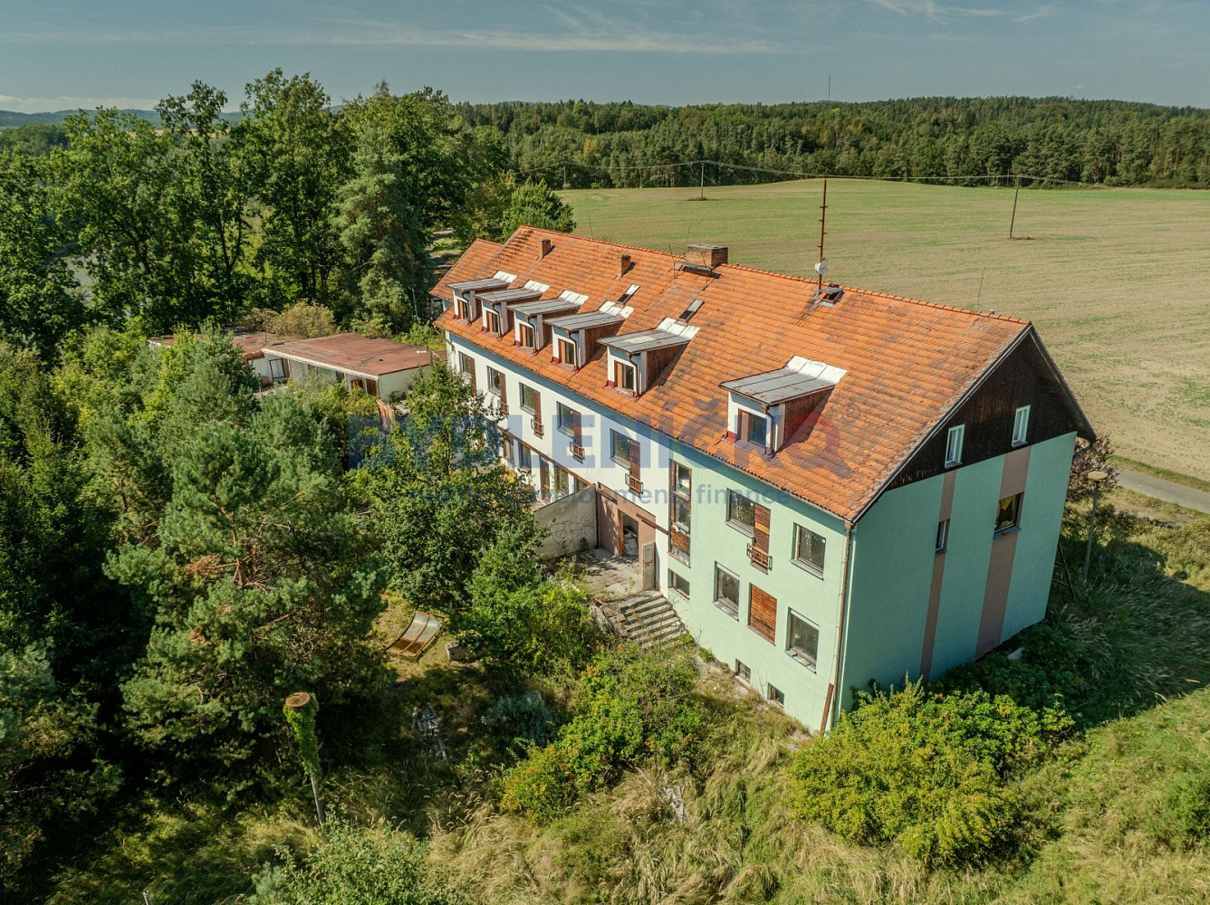 Prodej komerčního objektu (jiného typu) 1 066 m² – fotografie 2