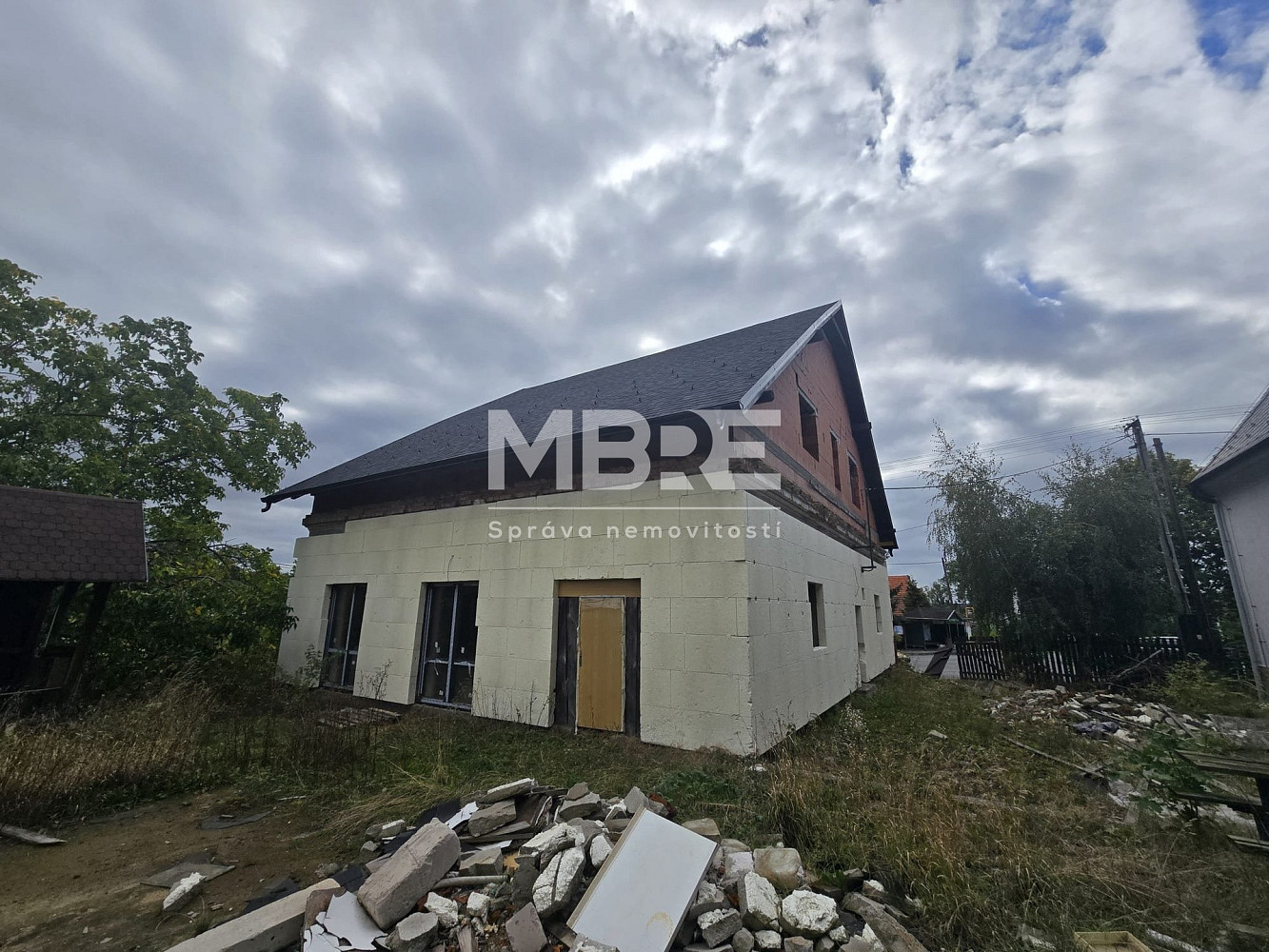 Prodej domu 241 m² s pozemkem 930 m²