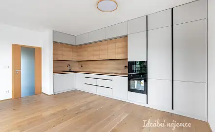 Pronájem bytu 3+kk 80 m²