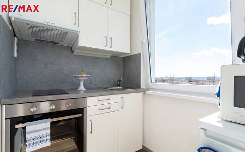Pronájem bytu 1+1 29 m², Krynická, Praha 8 - Troja