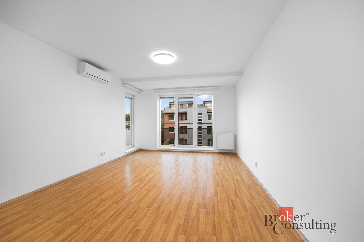 Pronájem bytu 2+kk 51 m² – fotografie 3
