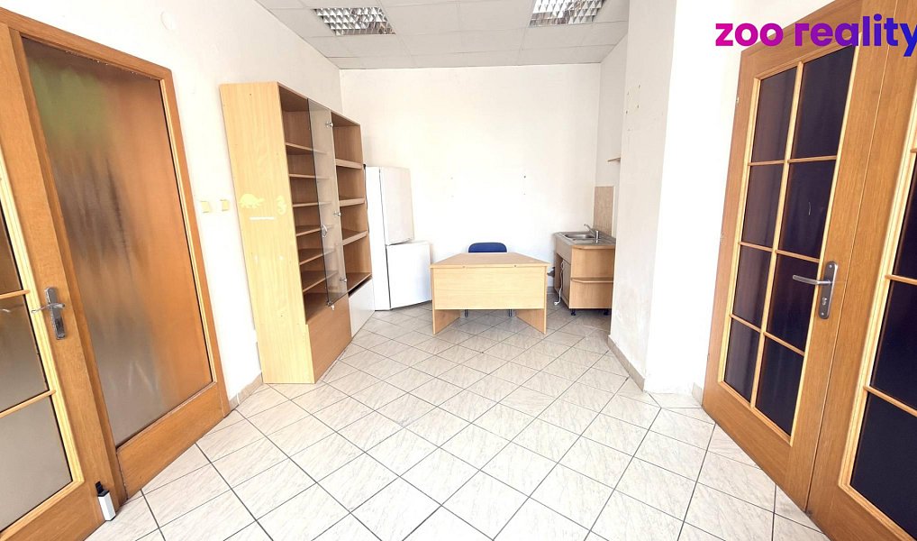 Pronájem obchodních prostor 320 m², Kadaň – náhled fotky 3