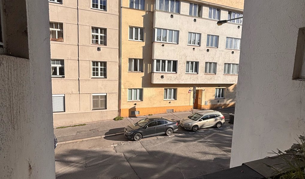 Pronájem bytu 2+kk 42 m², Praha – náhled fotky 13