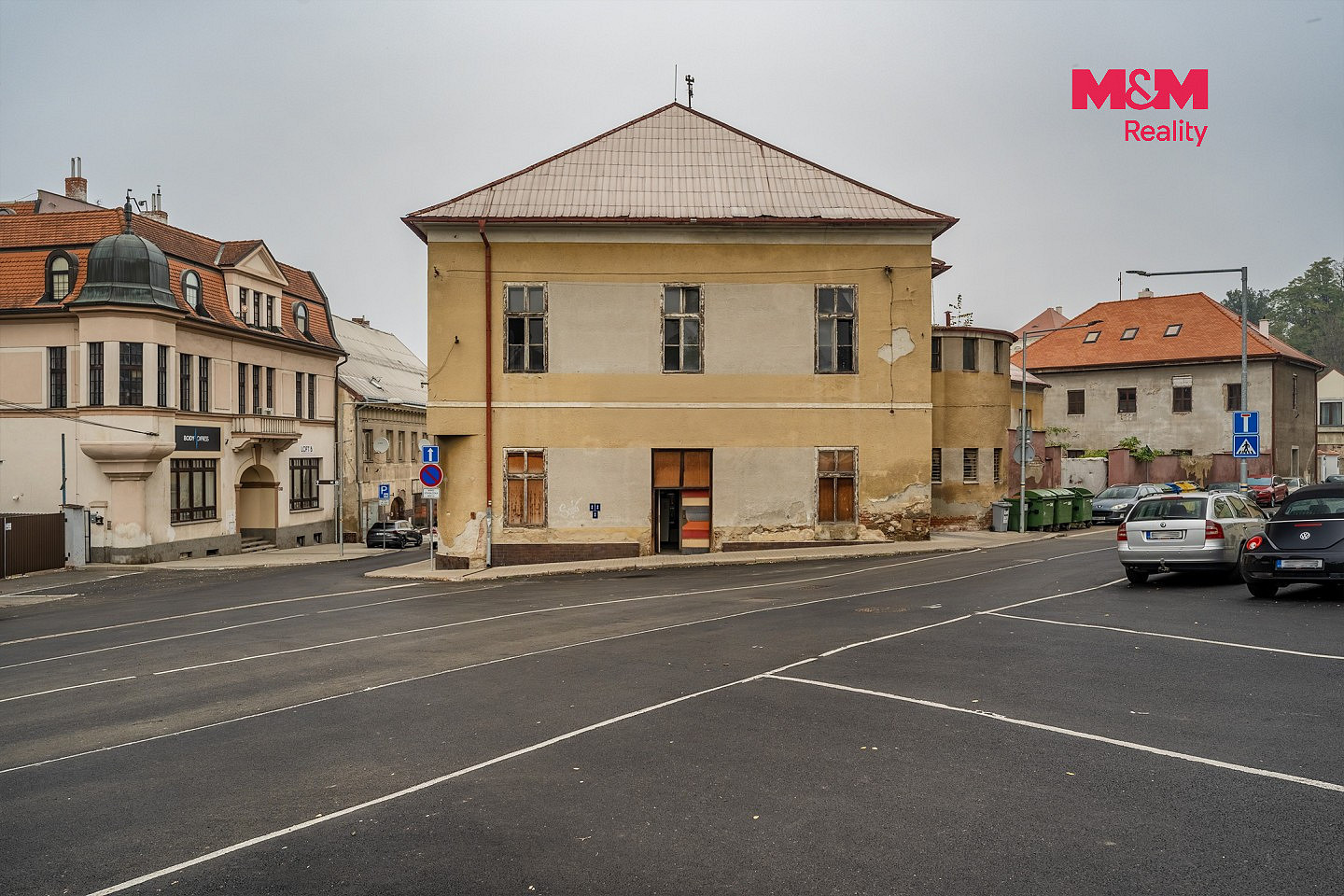 Prodej domu 1 200 m² s pozemkem 892 m² – fotografie 3