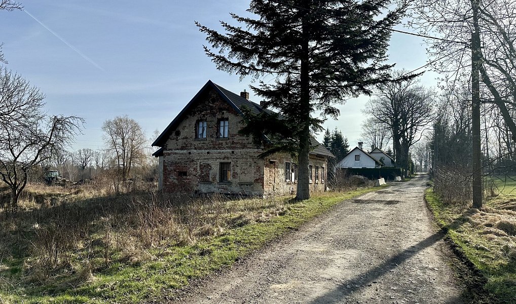 Prodej domu 173 m² s pozemkem 8 675 m², Staré Křečany – náhled fotky 2