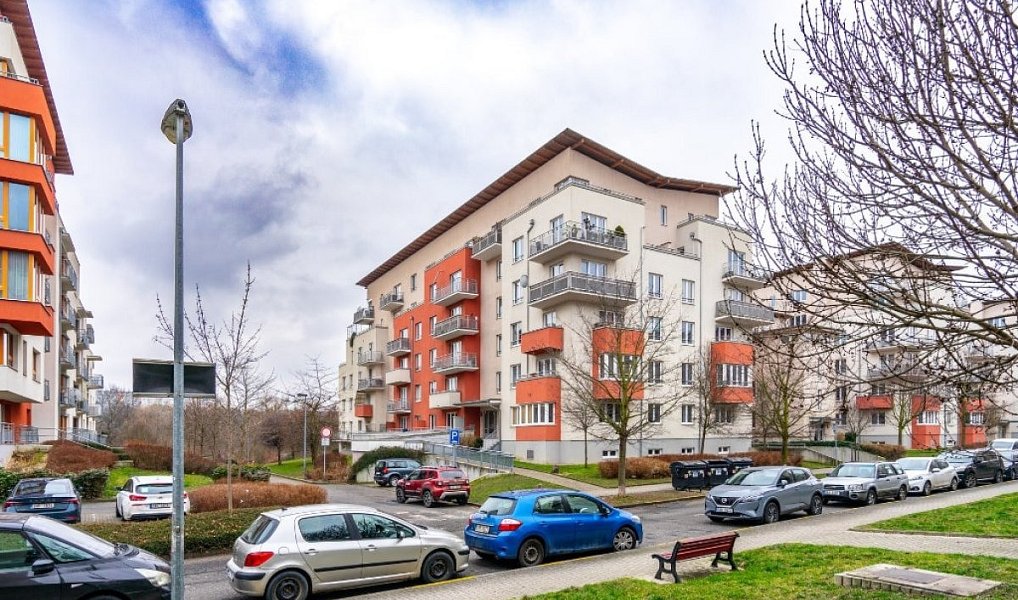 Pronájem bytu 1+kk 33 m², Praha – náhled fotky 16
