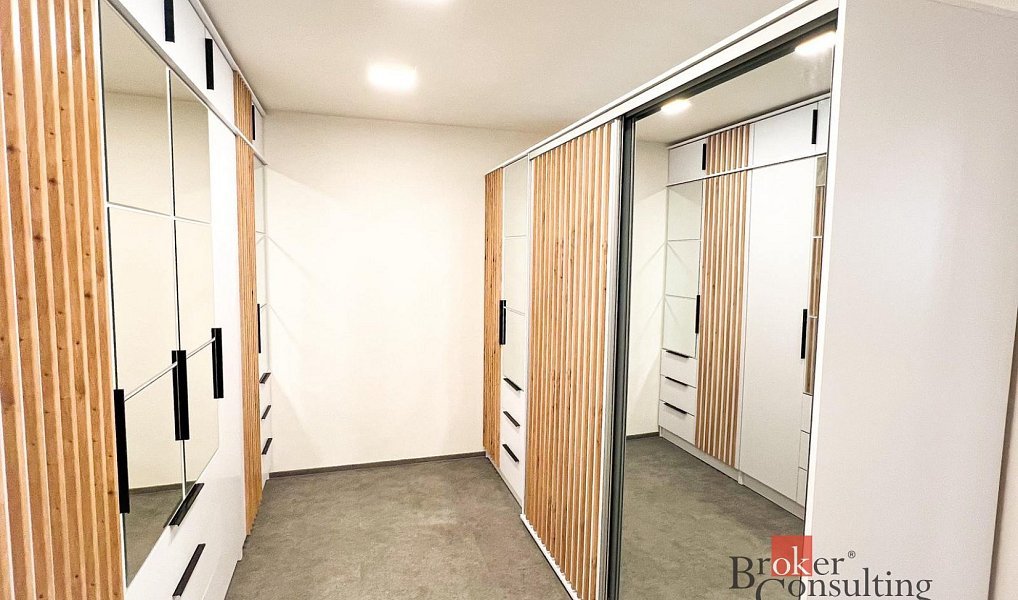 Pronájem bytu 2+kk 74 m², Praha – náhled fotky 9