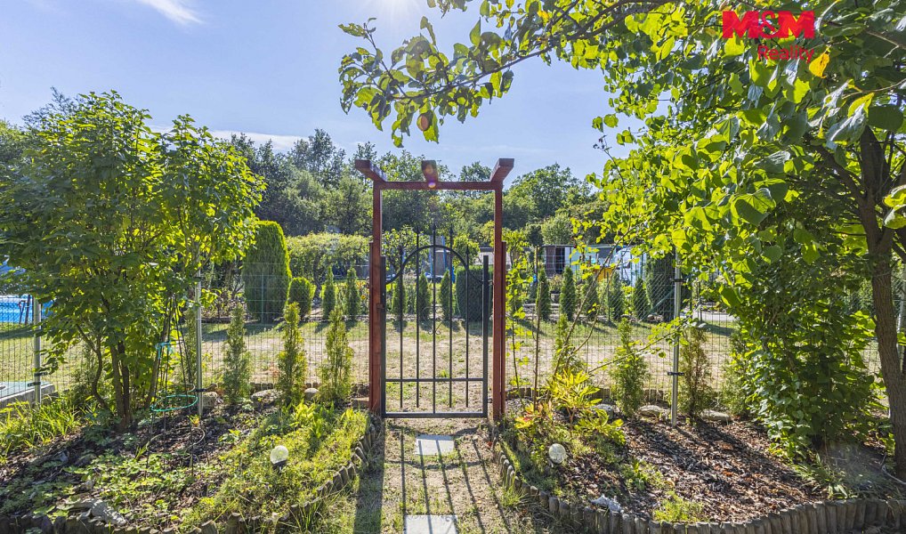Prodej zahrady 185 m², Rybitví – náhled fotky 19