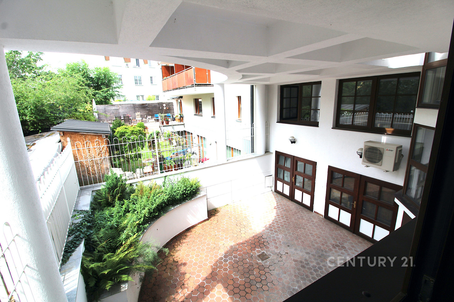 Pronájem komerčního objektu (jiného typu) 102 m² – fotografie 3