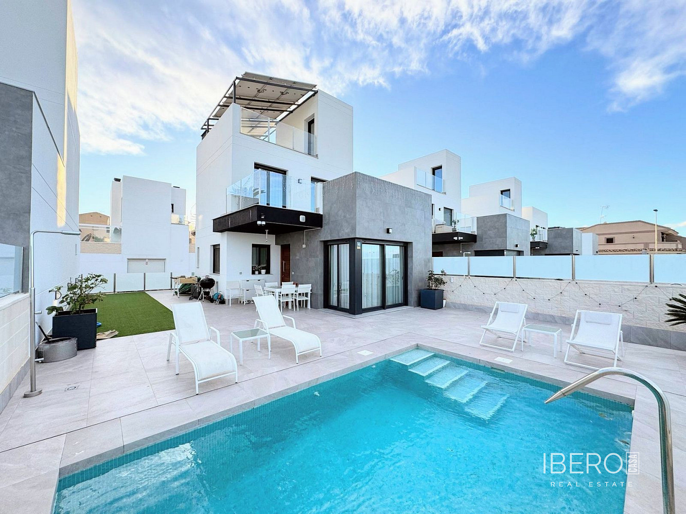 Prodej domu 175 m² s pozemkem 250 m²