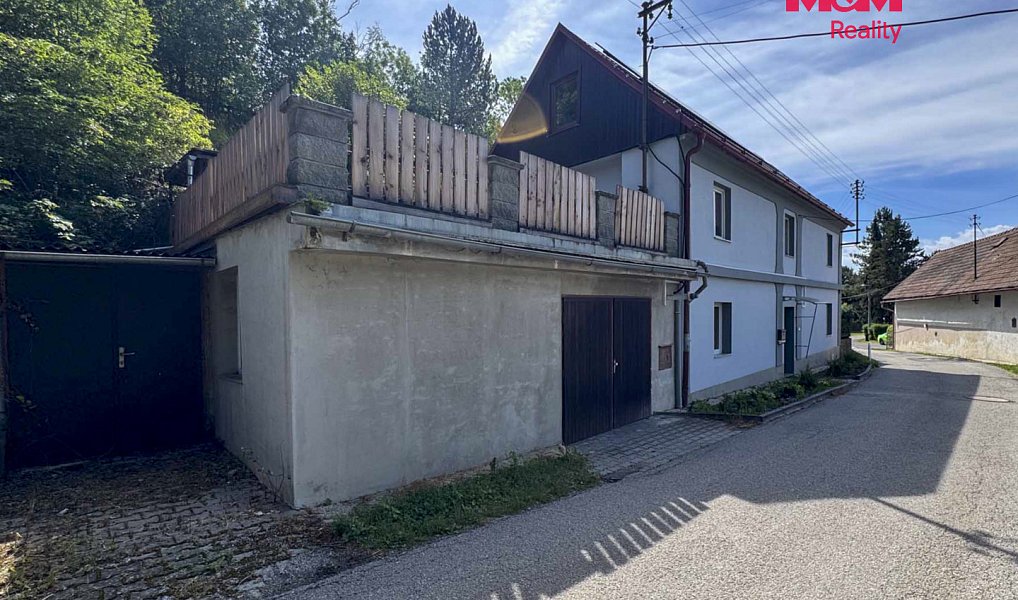 Prodej domu 226 m² s pozemkem 1 039 m², Hrusice – náhled fotky 2