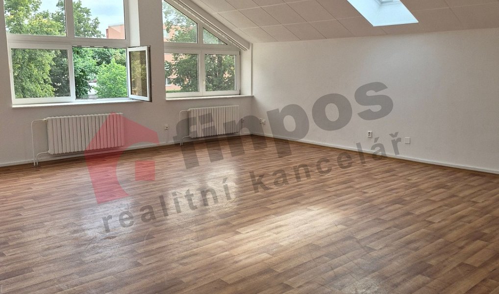 Pronájem obchodních prostor 100 m², Kamenice – náhled fotky 2