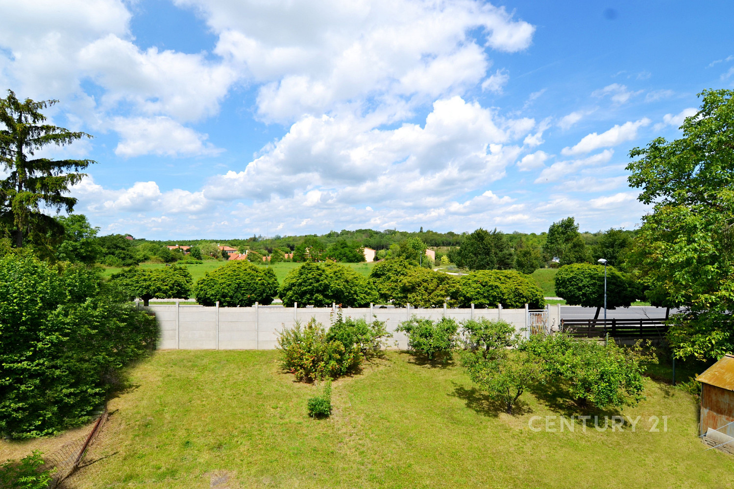 Prodej domu 215 m² s pozemkem 892 m² – fotografie 3
