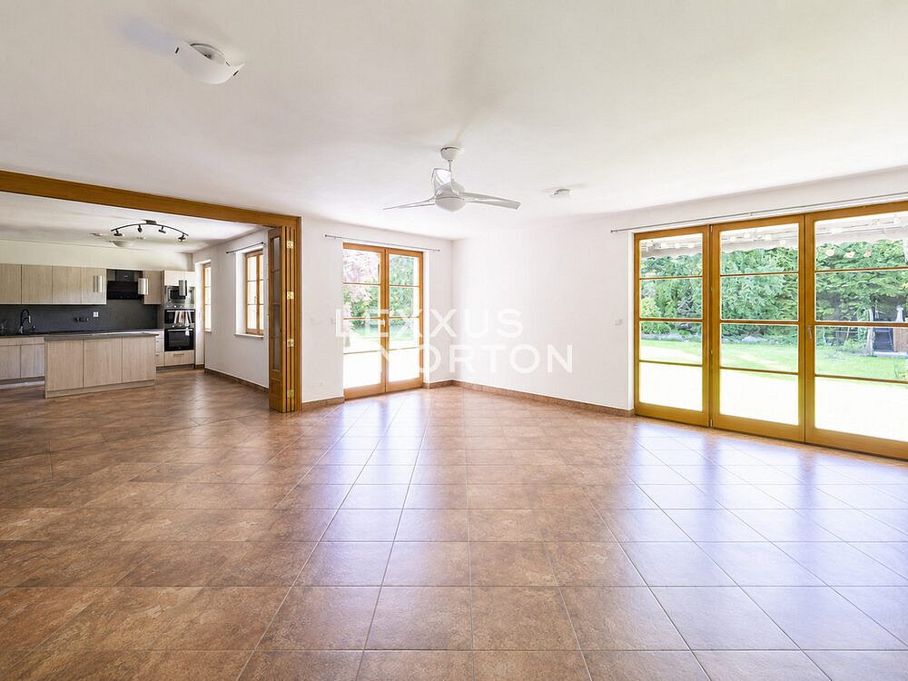 Pronájem domu 340 m² s pozemkem 1 200 m² – fotografie 2