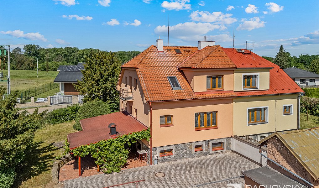 Prodej domu 170 m² s pozemkem 1 397 m², Pardubice – náhled fotky 2