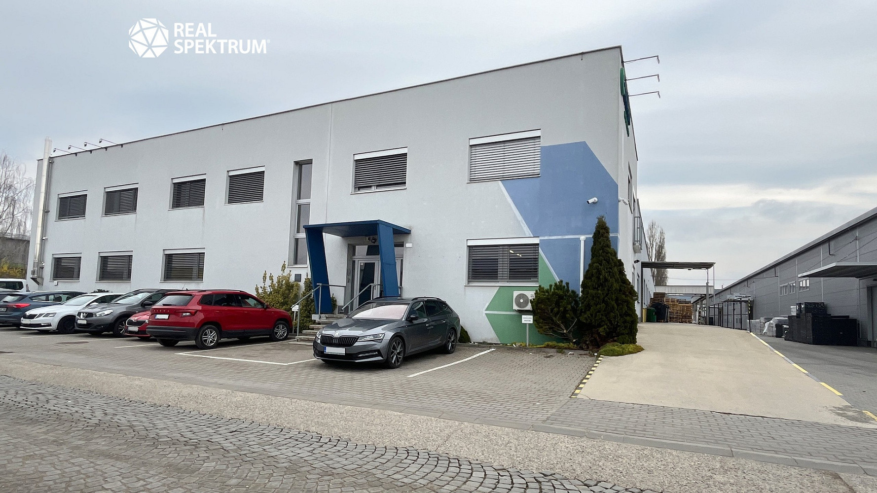 Pronájem výrobních prostor 3 454 m² – fotografie 2