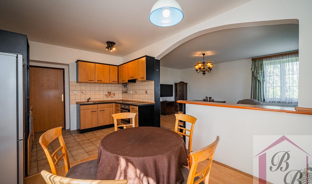 Prodej domu 219 m² s pozemkem 445 m², Dobrovice – náhled fotky 25