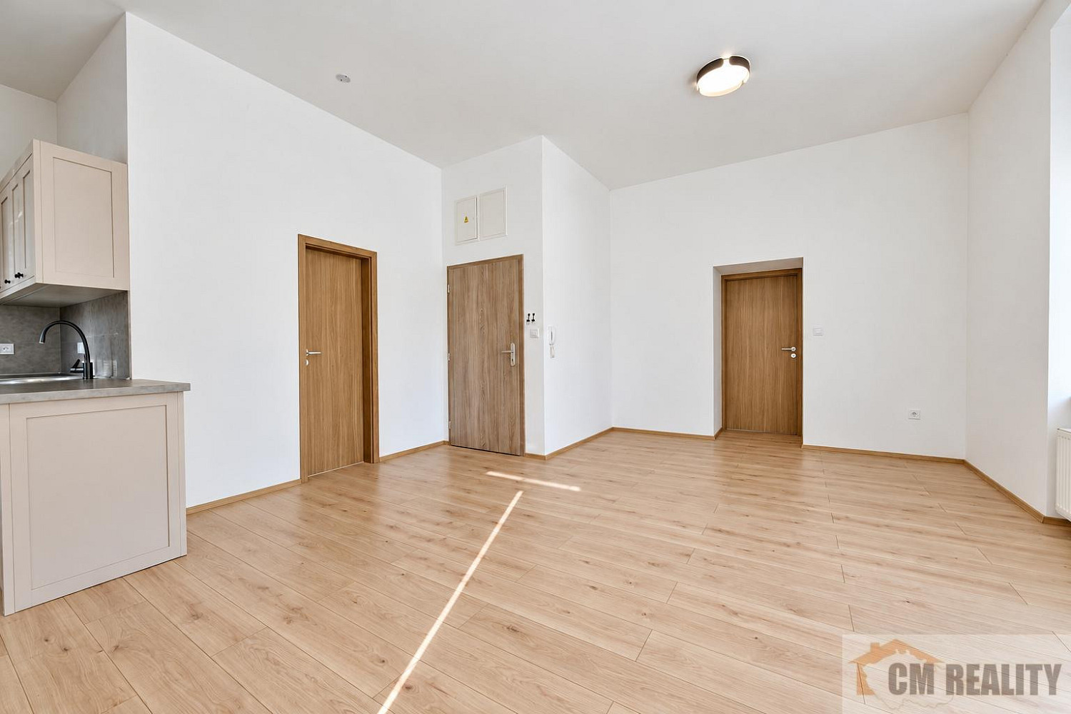 Pronájem bytu 2+kk 48 m² – fotografie 2