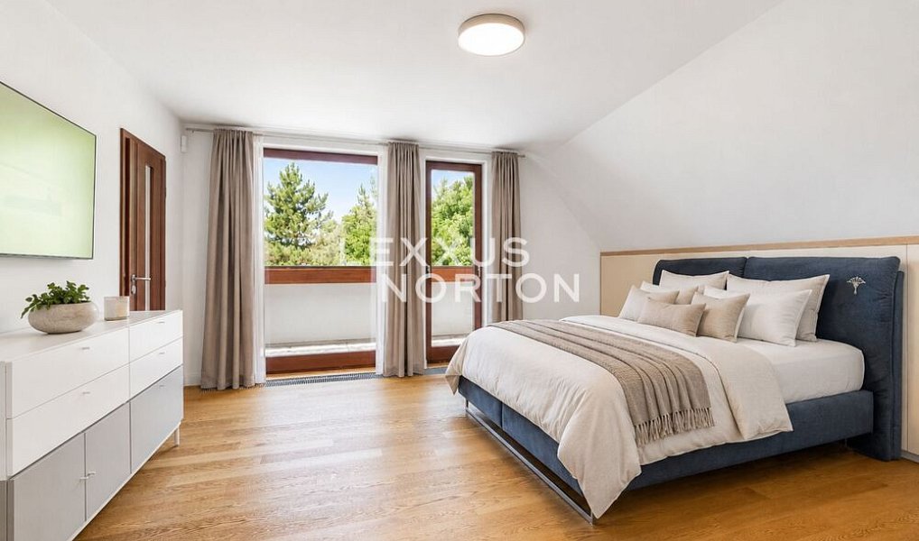 Prodej domu 378 m² s pozemkem 1 502 m², Zvole – náhled fotky 9