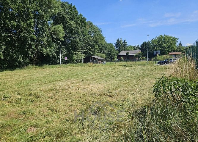 Prodej stavebního pozemku 914 m² – fotografie 3