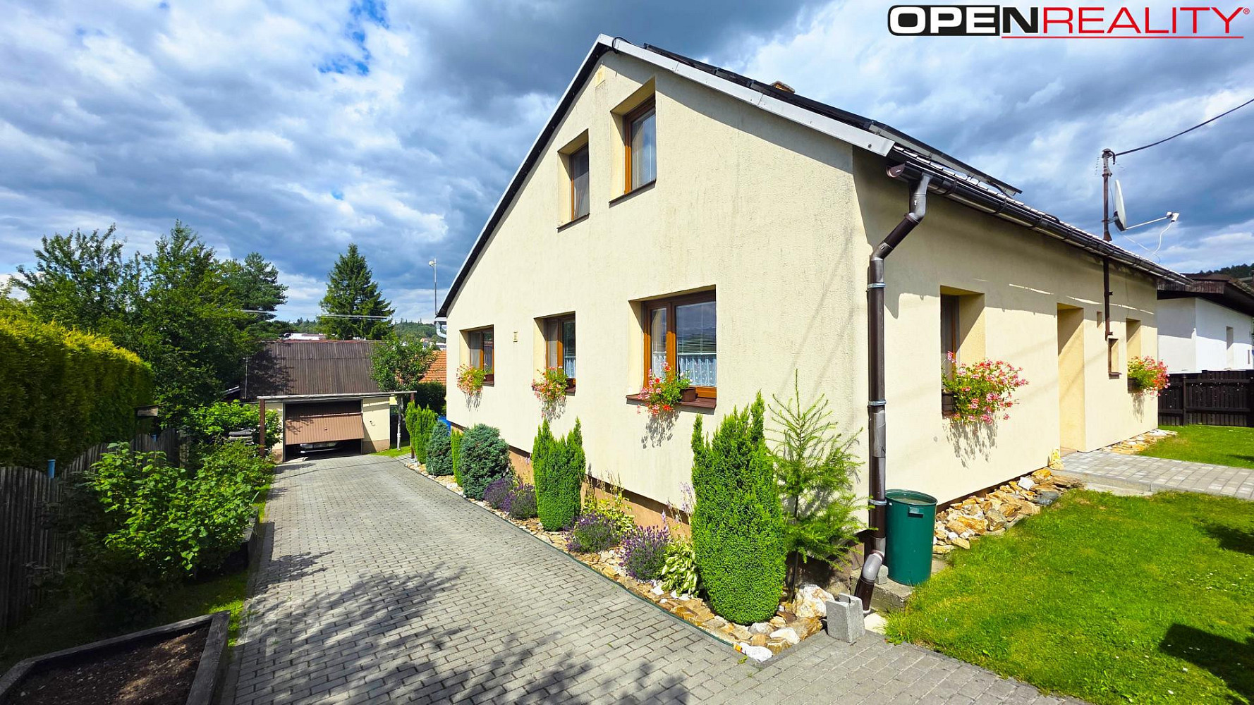 Prodej domu 190 m² s pozemkem 569 m² – fotografie 2