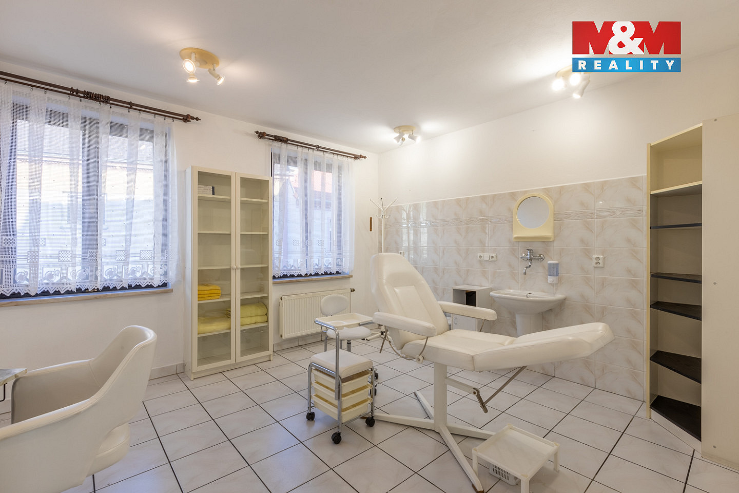 Prodej obchodních prostor 440 m² — photo 2