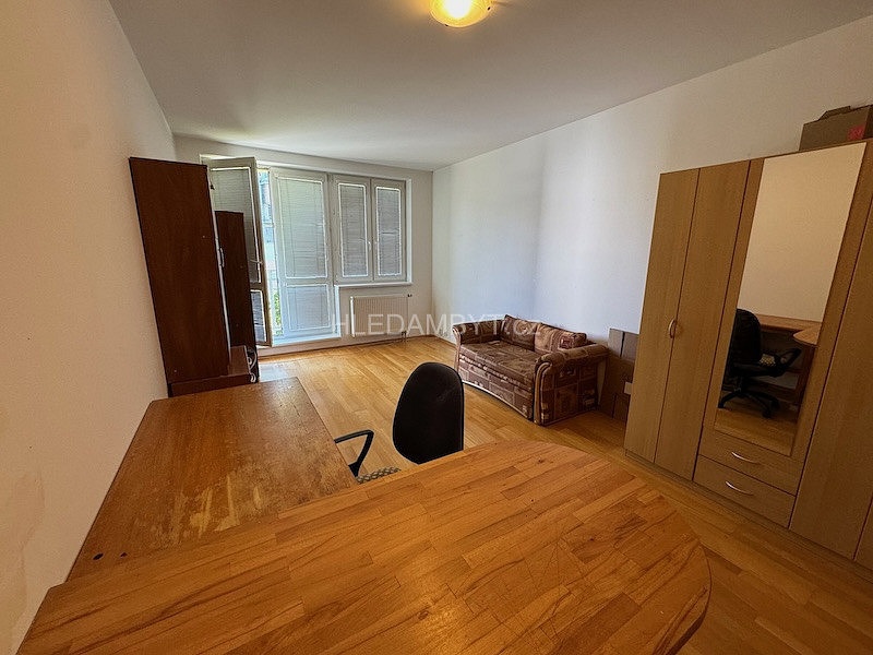 Pronájem bytu 1+kk 30 m² – fotografie 3