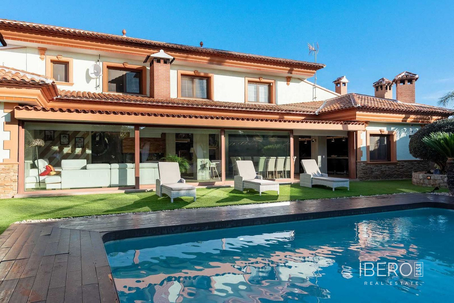 Prodej domu 800 m² s pozemkem 1 133 m²