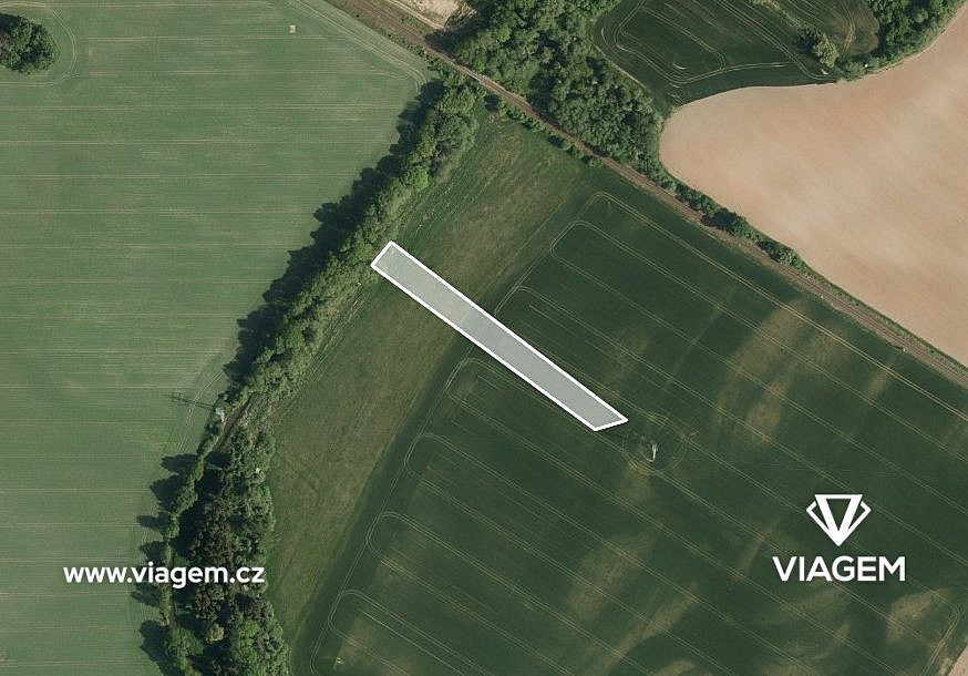 Prodej pole 1 332 m²