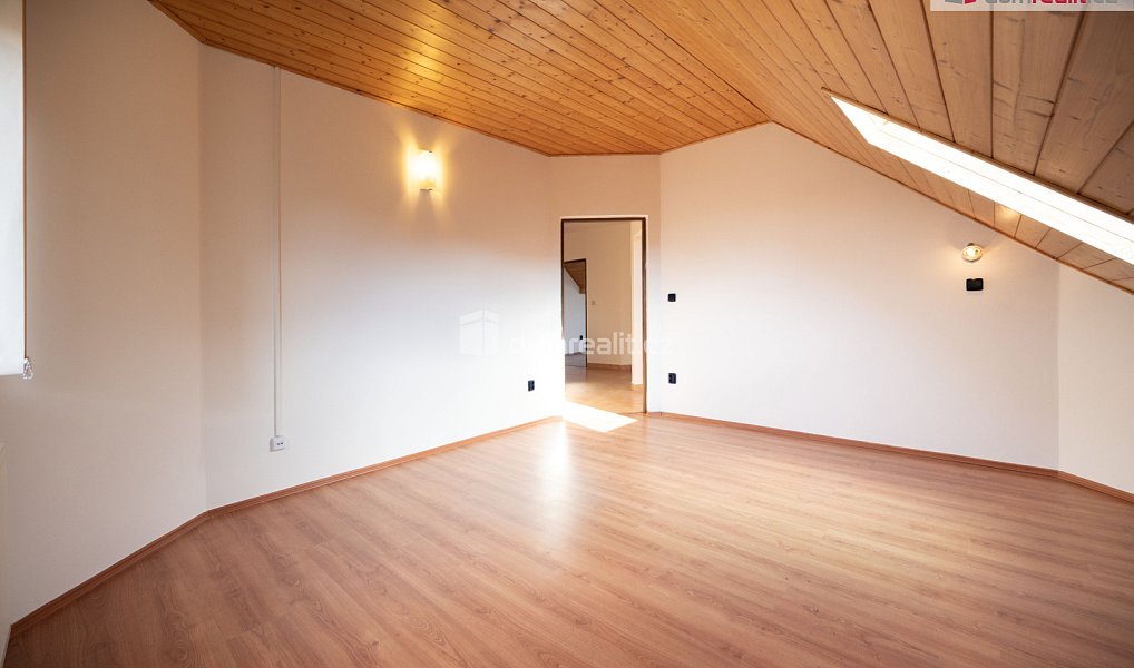 Prodej domu 253 m² s pozemkem 2 075 m², Dolní Třebonín – náhled fotky 36